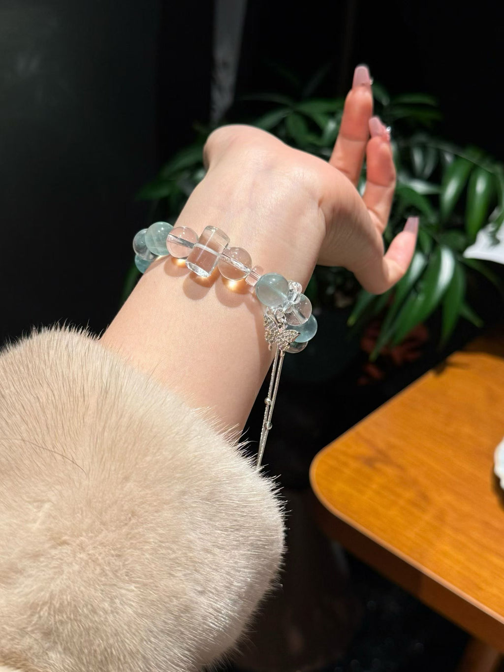 绿莹石白水晶组合招财好人缘水晶手串Green Fluorite & Clear Crystal Bracelet — for wealth attraction and good relationships