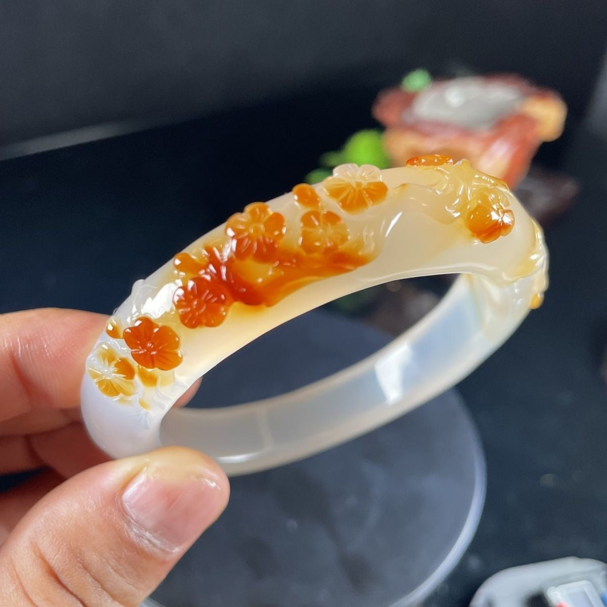 訂製款瑪瑙雕花手鐲Custom-made agate carved bracelet