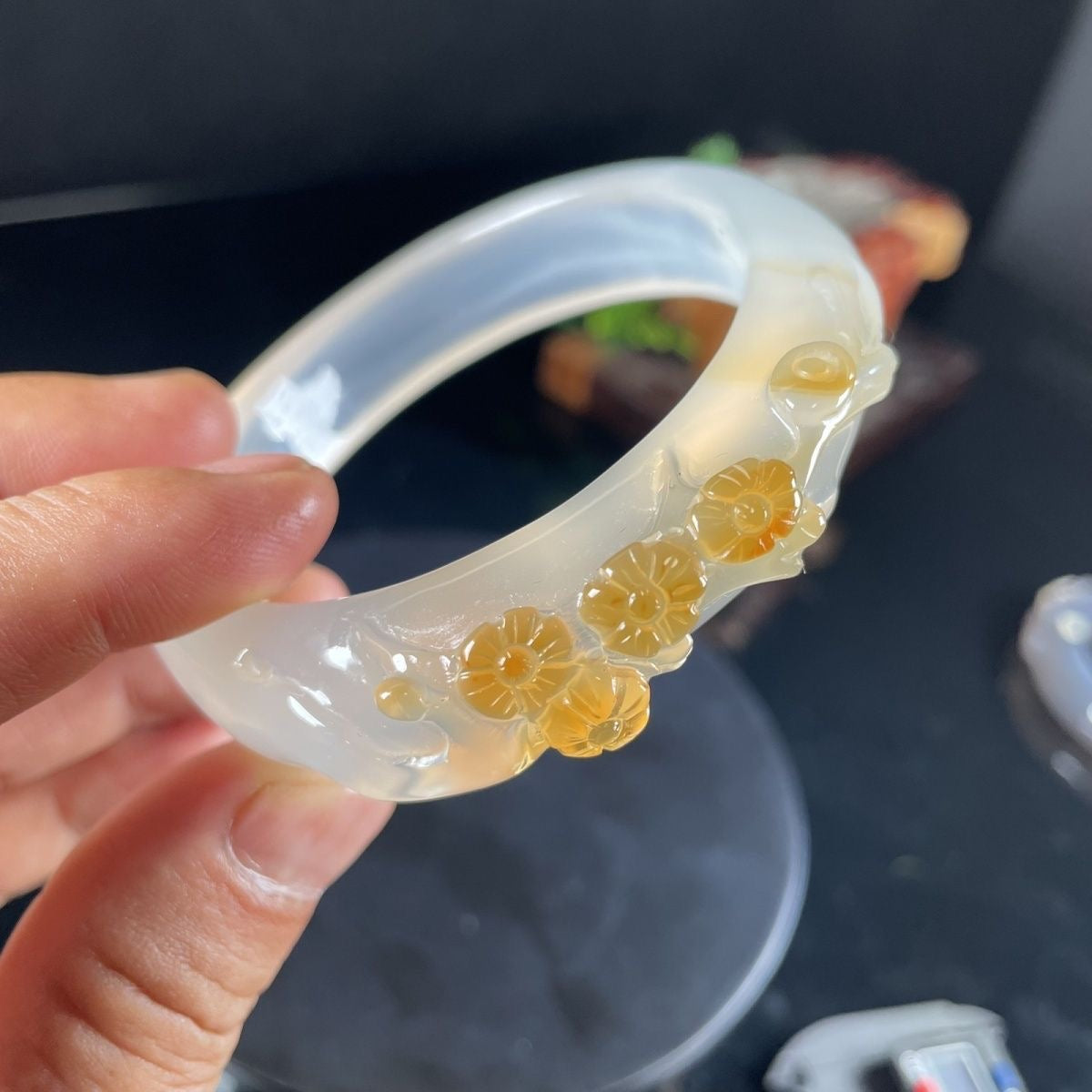 訂製款瑪瑙雕花手鐲Custom-made agate carved bracelet