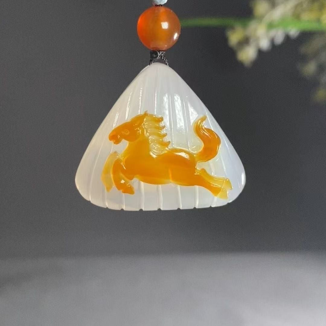 生肖掌上明珠纯天然玉石吊坠，Custom 12 Chinese Zodiac "Pearl in the Palm" Natural Jade Pendants. Made to order within 5–7 working days, symbolizing peace, protection, wealth and good fortune.        玉石吊坠的宣传文案要突出玉石的品质，有哪些好的表达方式？