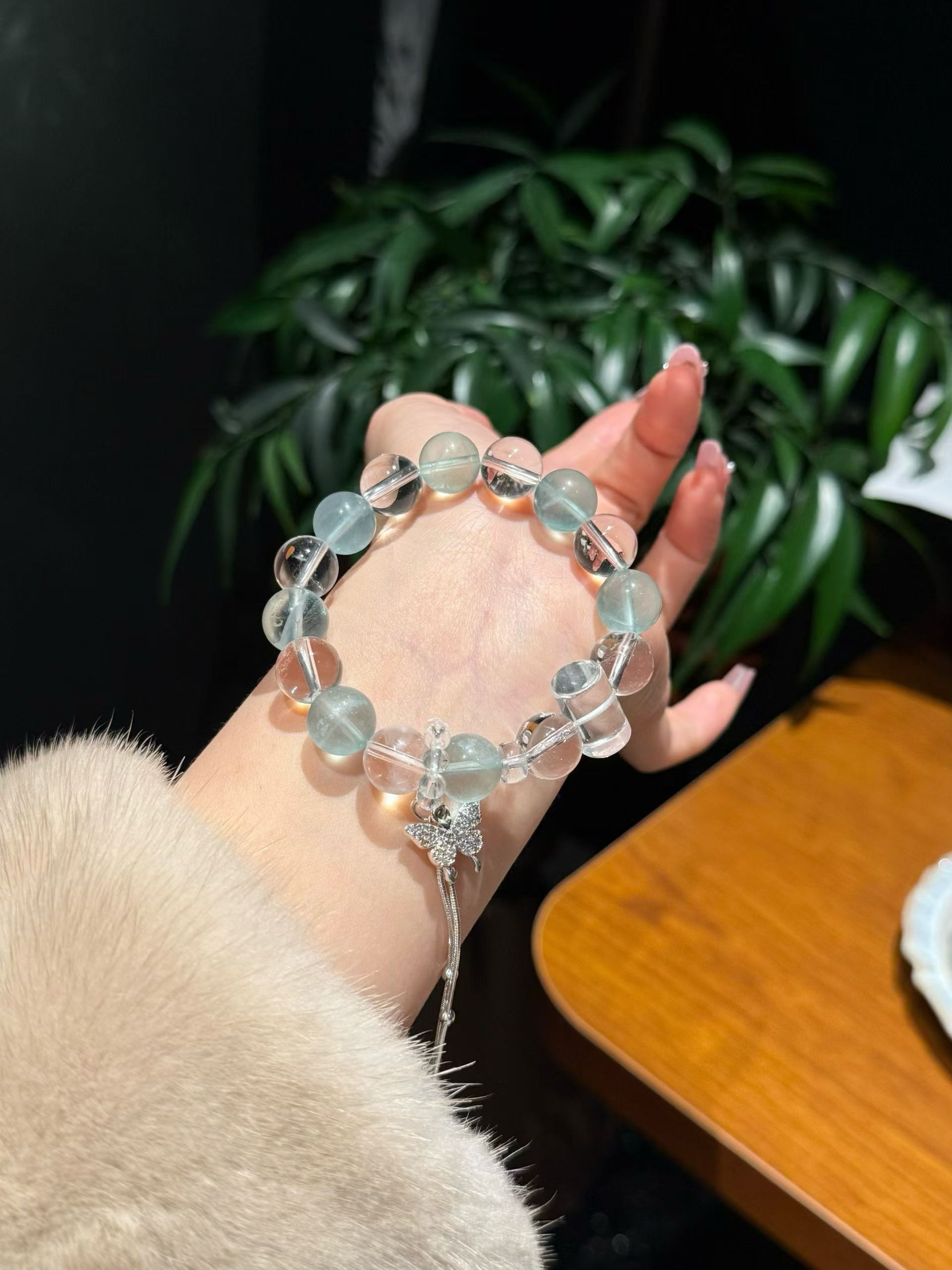 绿莹石白水晶组合招财好人缘水晶手串Green Fluorite & Clear Crystal Bracelet — for wealth attraction and good relationships